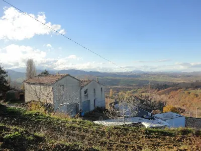 Rustico/Casale in vendita a Poggio San Mar... - foto 1