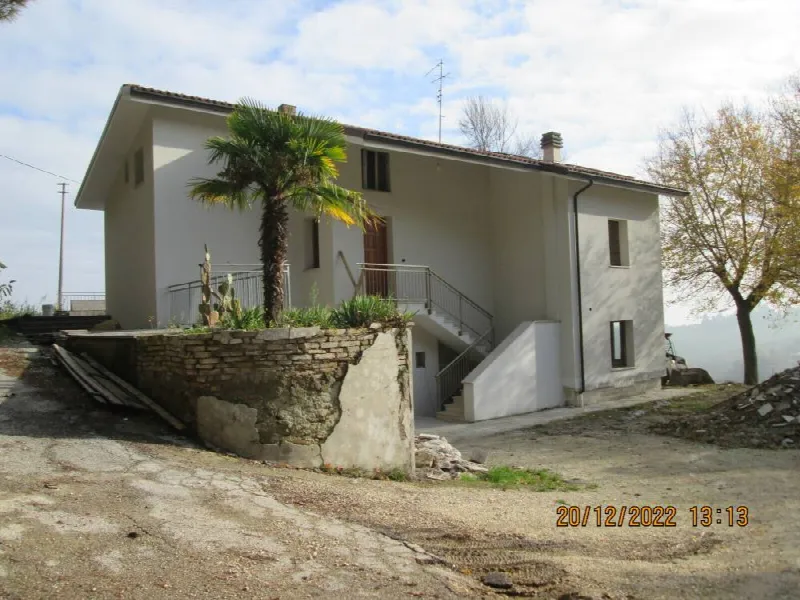 Villa in vendita a Poggio San Marcello - foto 1
