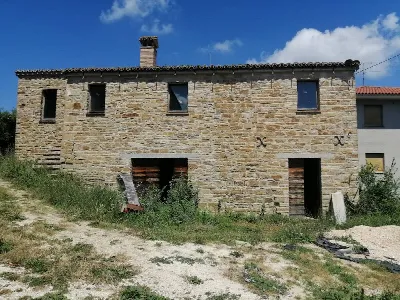 Rustico/Casale in vendita a Apiro - foto 1