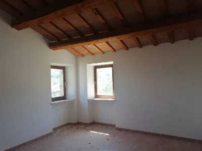Rustico/Casale in vendita a Apiro - foto 2