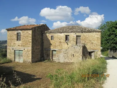 Rustico/Casale in vendita a Apiro - foto 1
