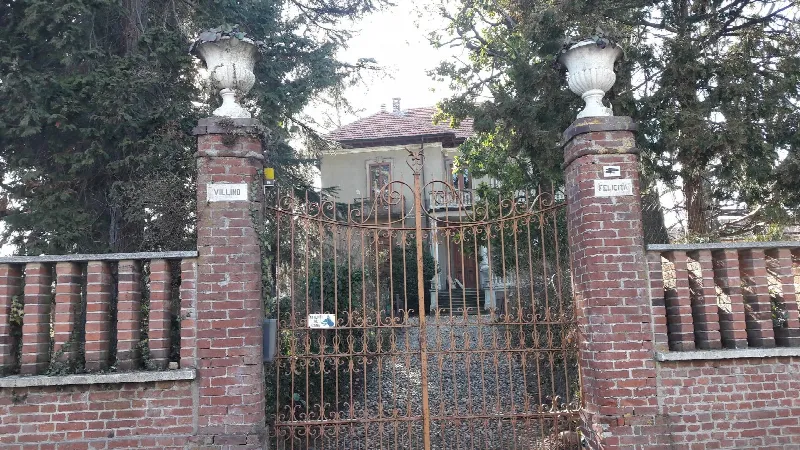 Villa in vendita a Cairate - foto 1