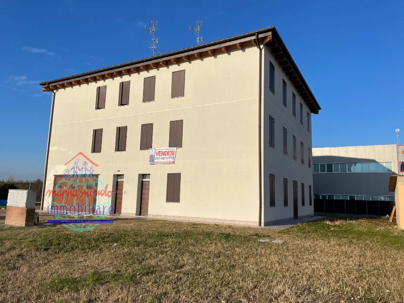 Casa Indipendente in vendita a Cento - foto 1