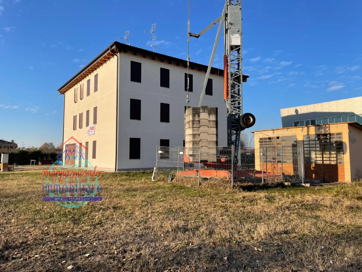 Casa Indipendente in vendita a Cento - foto 2