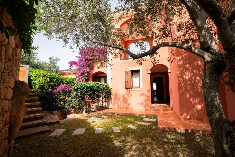 Villa in vendita a San Teodoro - foto 1