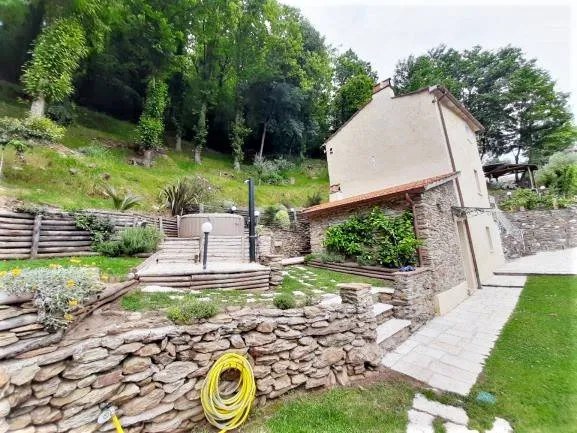 Casa Indipendente in vendita a Seravezza - foto 1