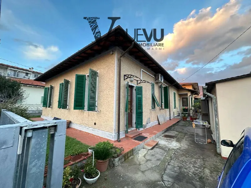Casa Indipendente in vendita a Pietrasanta - foto 1