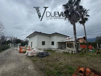 Villa in vendita a Pietrasanta - foto 1