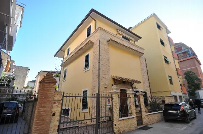 Villa in vendita a San Benedetto del Tront... - foto 1