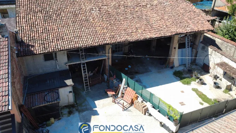 Rustico/Casale in vendita a Lograto - foto 1