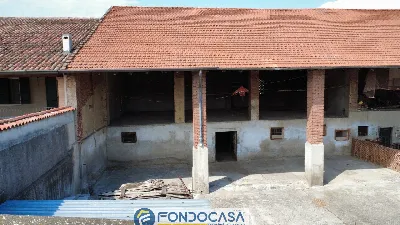 Rustico/Casale in vendita a Berlingo - foto 1