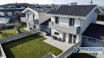 Villa a Palazzolo sull'Oglio
