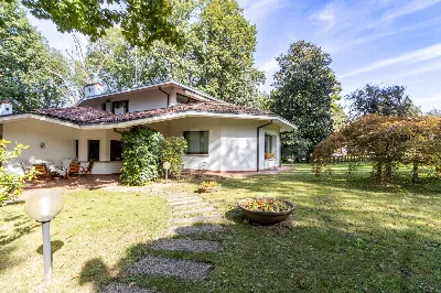 Villa in vendita a Lesmo - foto 1