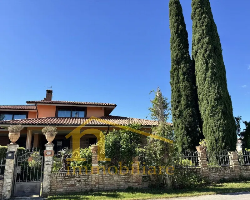 Villa in vendita a Nocciano - foto 1