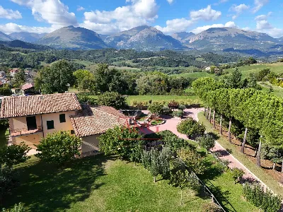 Villa in vendita a Amandola - foto 1