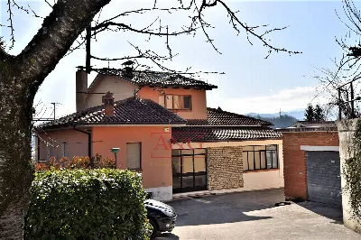 Villa in vendita a Amandola - foto 1