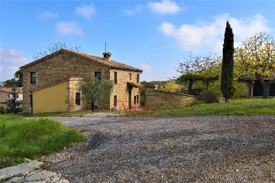Rustico/Casale in vendita a Gualdo - foto 2