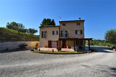 Rustico/Casale in vendita a Montappone - foto 2