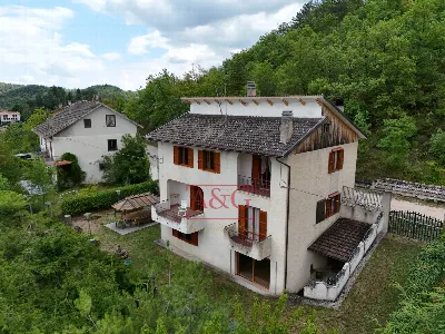 Villa in vendita a Montefortino - foto 1