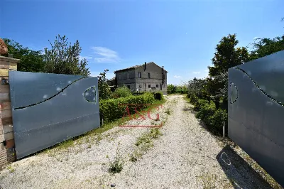 Rustico/Casale in vendita a Recanati - foto 3