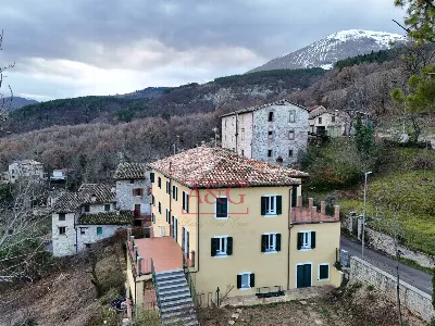 Villa in vendita a Montefortino - foto 5