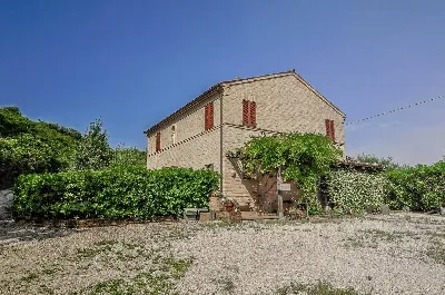 Rustico/Casale in vendita ad Altidona - foto 2
