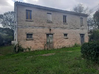 Rustico/Casale a Monterubbiano