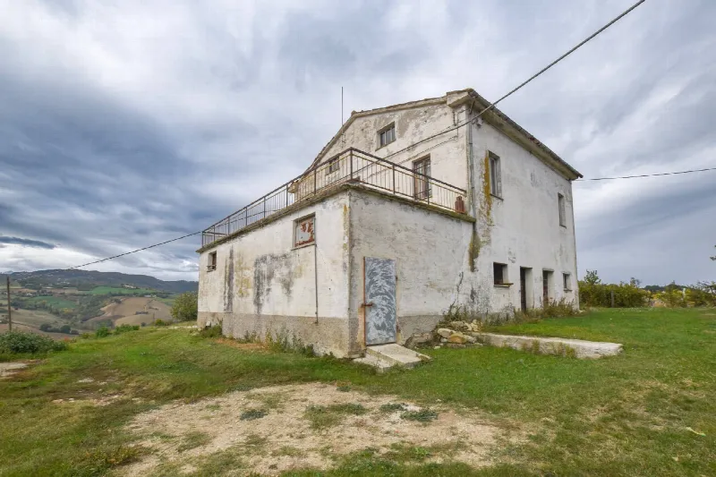 Rustico/Casale in vendita a Santa Vittoria in Matenano - foto 1