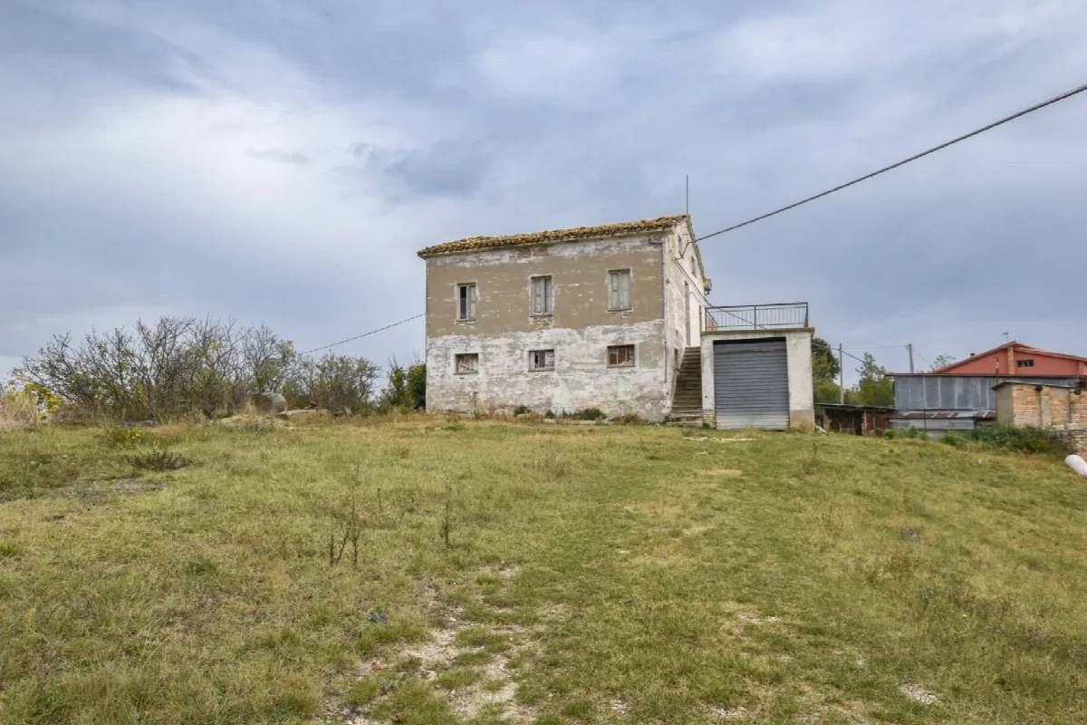 Rustico/Casale in vendita a Santa Vittoria in Matenano - foto 3