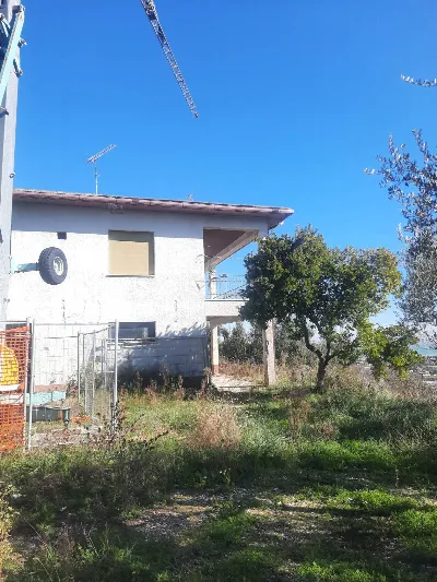 Rustico/Casale in vendita ad Altidona - foto 1
