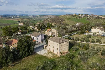 Rustico/Casale in vendita a Mogliano - foto 2