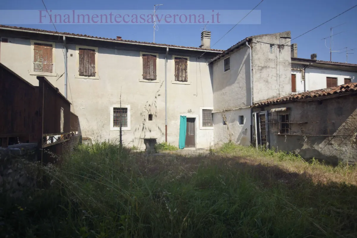 Casa Indipendente in vendita a Verona, Santa Lucia, Golosine, Zona Fiera - foto 2