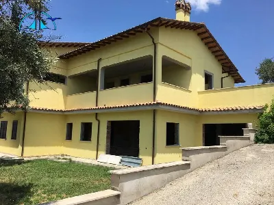 Villa in vendita a Fara in Sabina - foto 1