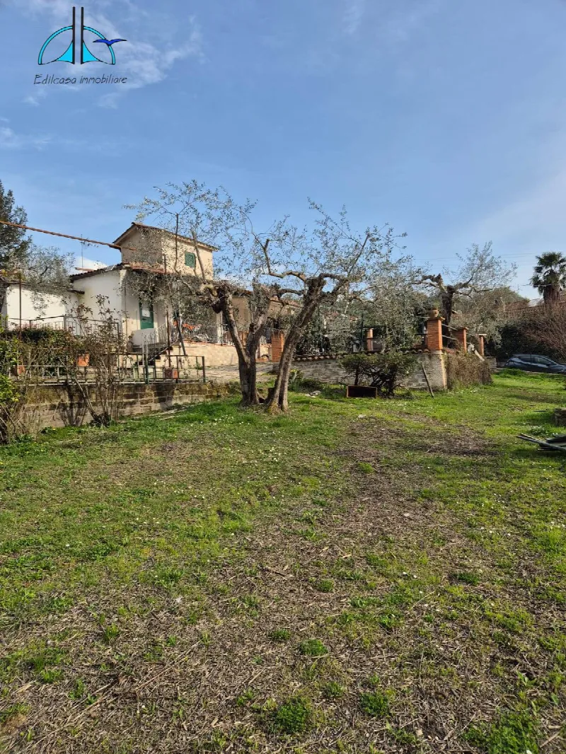 Villa in vendita a Fara in Sabina - foto 1
