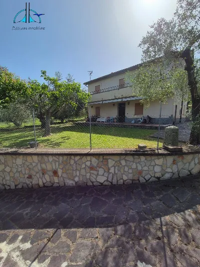 Villa a Fara in Sabina