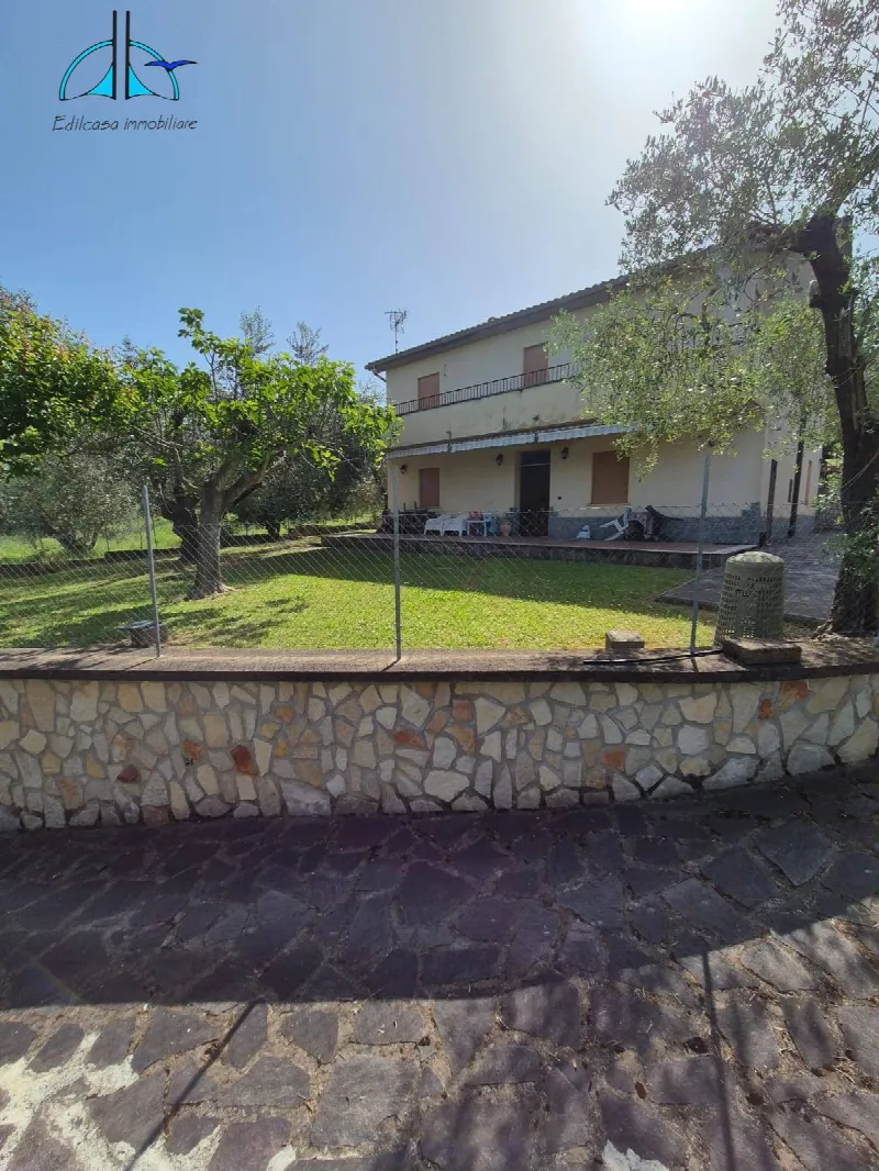 Villa in vendita a Fara in Sabina - foto 1