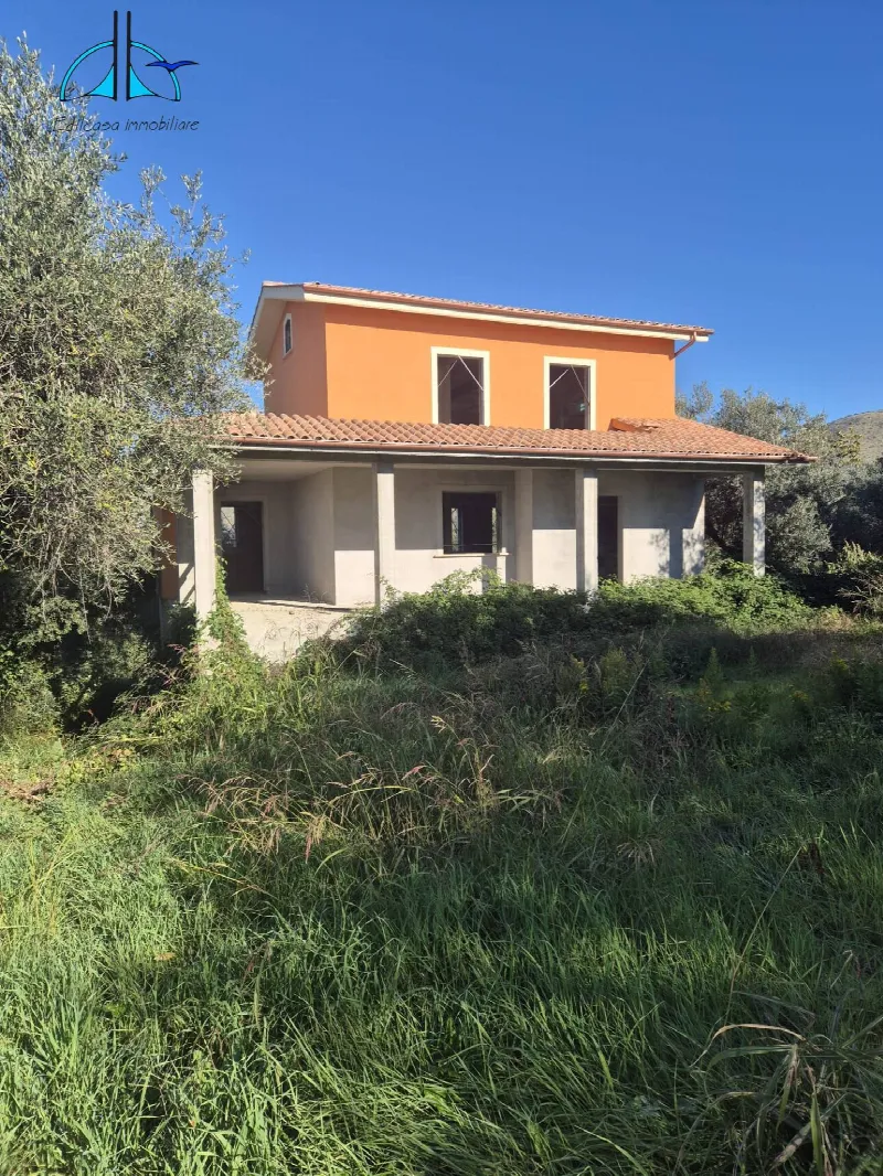 Villa in vendita a Fara in Sabina - foto 1