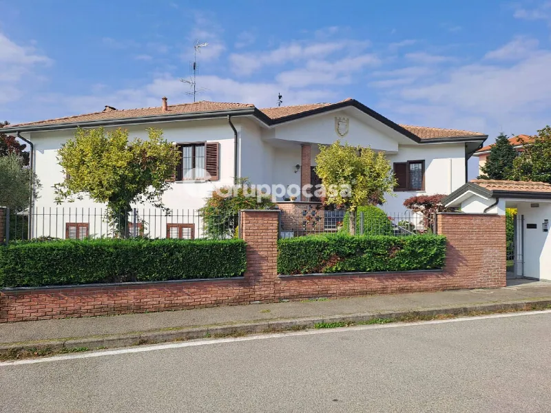 Villa in vendita a Santo Stefano Ticino - foto 1