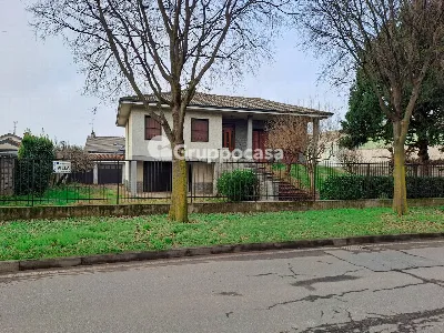 Villa a Santo Stefano Ticino