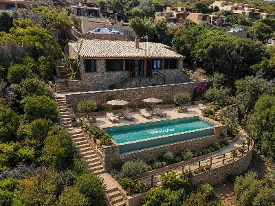 Villa a Trinità d'Agultu e Vignola