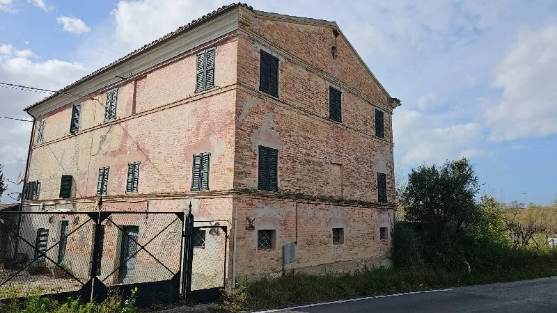 Rustico/Casale in vendita a Belvedere Ostrense - foto 1