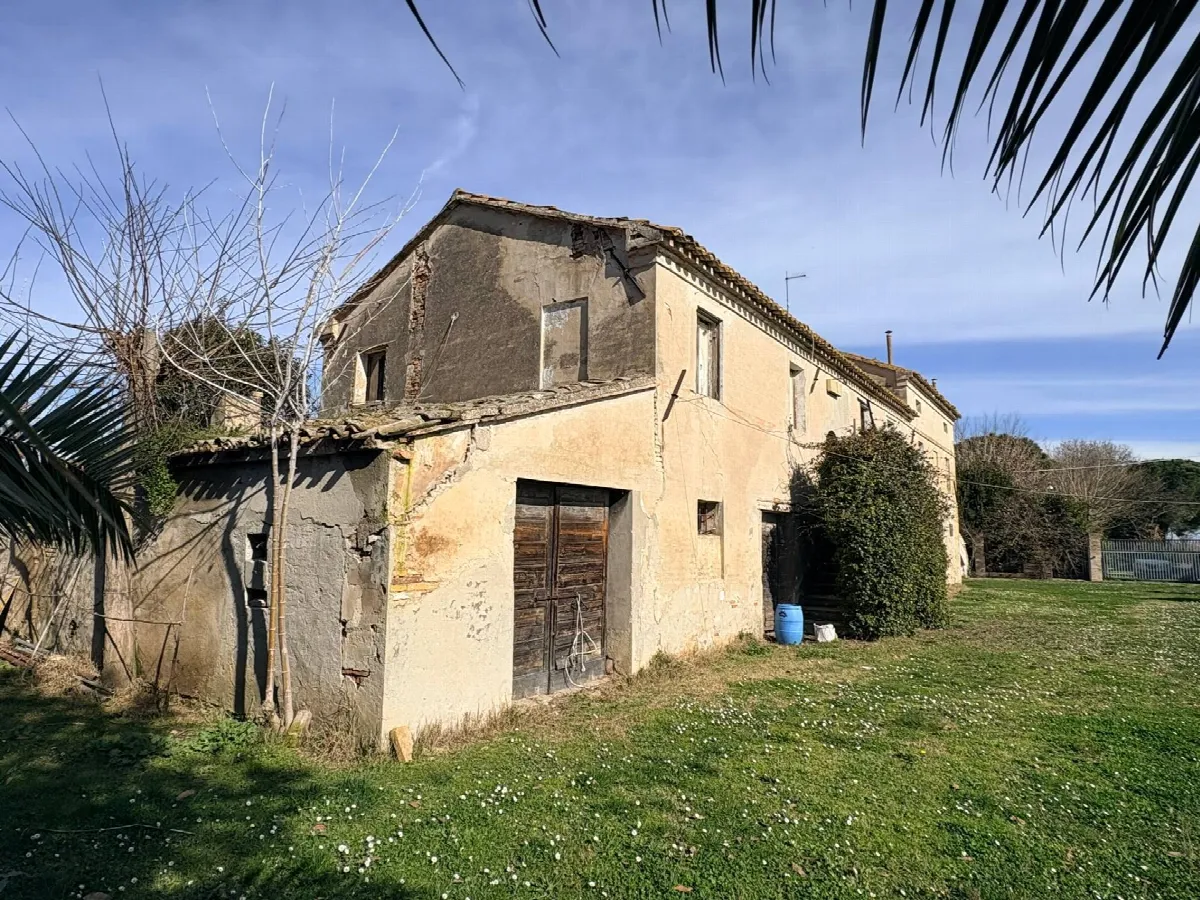 Rustico/Casale in vendita a Chiaravalle - foto 2