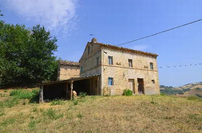 Rustico/Casale in vendita a Monterubbiano - foto 1
