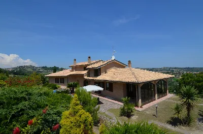 Villa in vendita ad Acquaviva Picena - foto 1