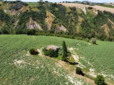 Rustico/Casale in vendita a Monterubbiano - foto 2