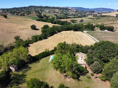 Rustico/Casale in vendita a Treia - foto 2