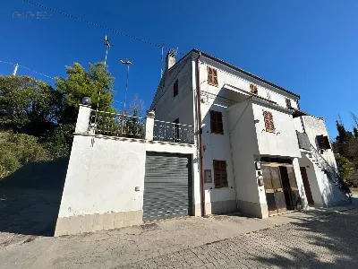 Rustico/Casale in vendita a Montefiore del... - foto 2