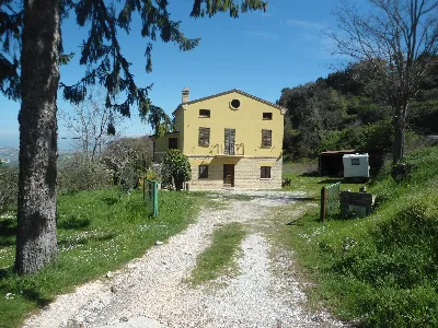 Rustico/Casale a Monterubbiano
