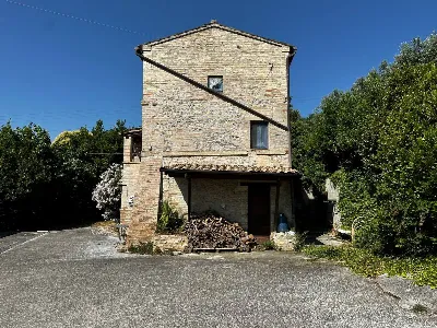 Rustico/Casale in vendita a Lapedona - foto 2