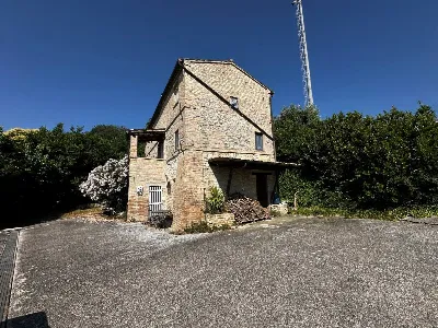 Rustico/Casale in vendita a Lapedona - foto 3